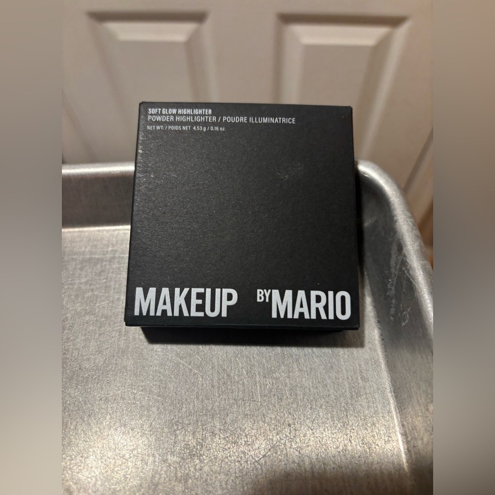MAKEUP BY MARIO Soft Glow Highlighter - Black Compact in shade Bronze